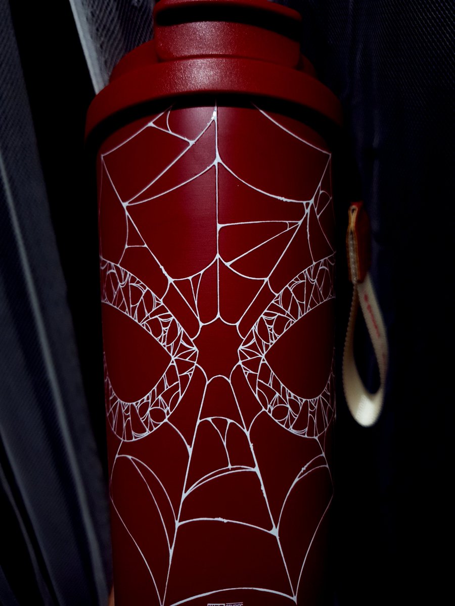 keyforkii's tweet photo. ALHAMDULILLAH ATAS IZIN ALLAH SAYA MENDAPATKAN TUMBLER SPIDERMAN X POINT COFFEE !
#SpidermanBrandNewDay :D https://t.co/9EGRbH82Ez