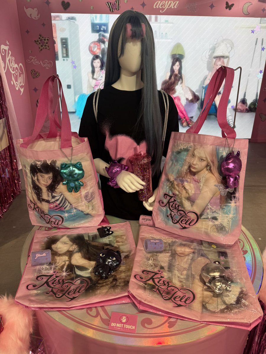 ru95429752's tweet photo. aespa ポップアップ行ってきたよん♪可愛すぎた💜 https://t.co/XG51bmDhGL