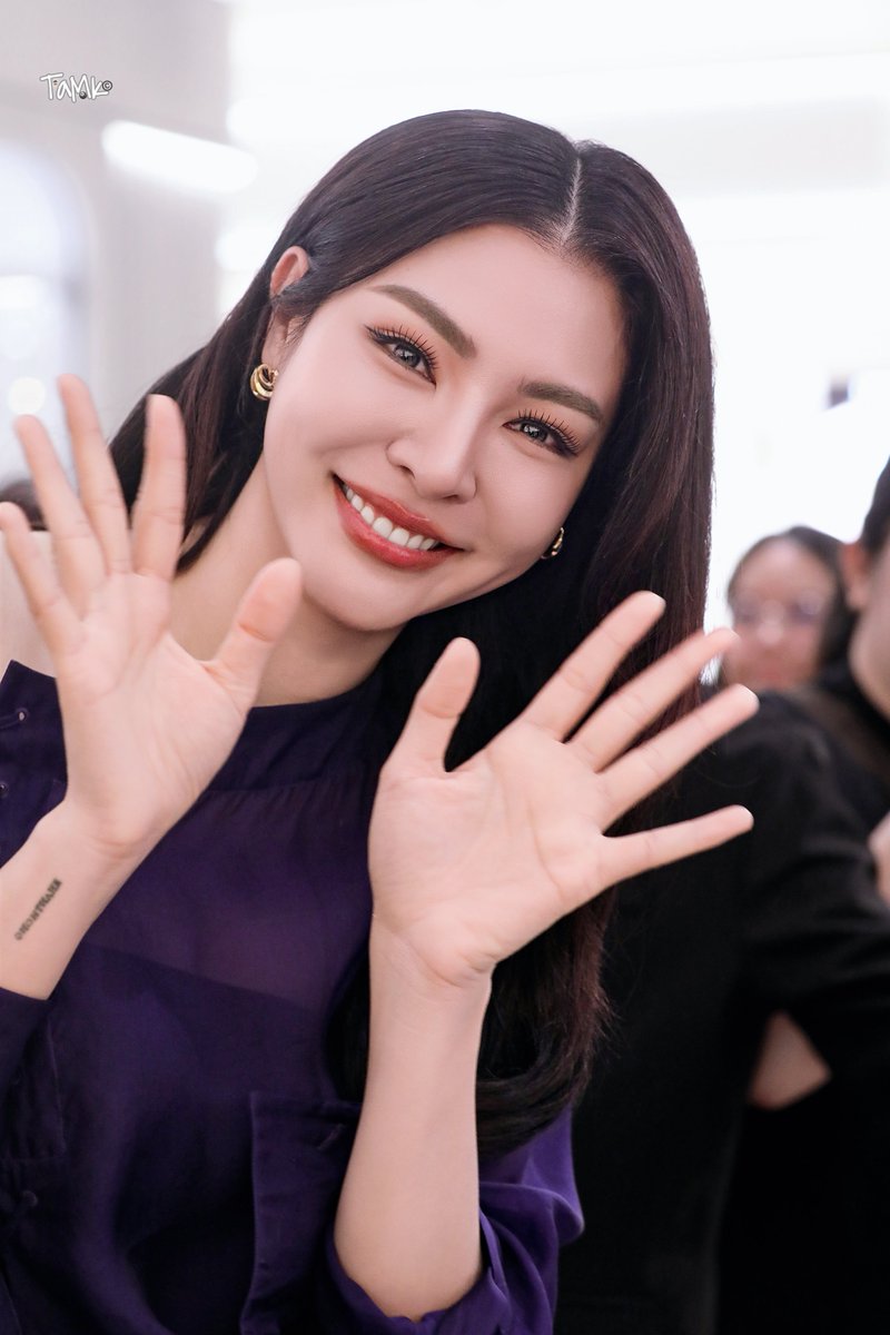 kasontam0k's tweet photo. kiss kiss😘

FAYE FERRAGAMO PARAGON
#FerragamoParagonxFaye
#FerragamoHugbag
#FerragamoFW26
#FayePeraya https://t.co/EMTohz6n3k