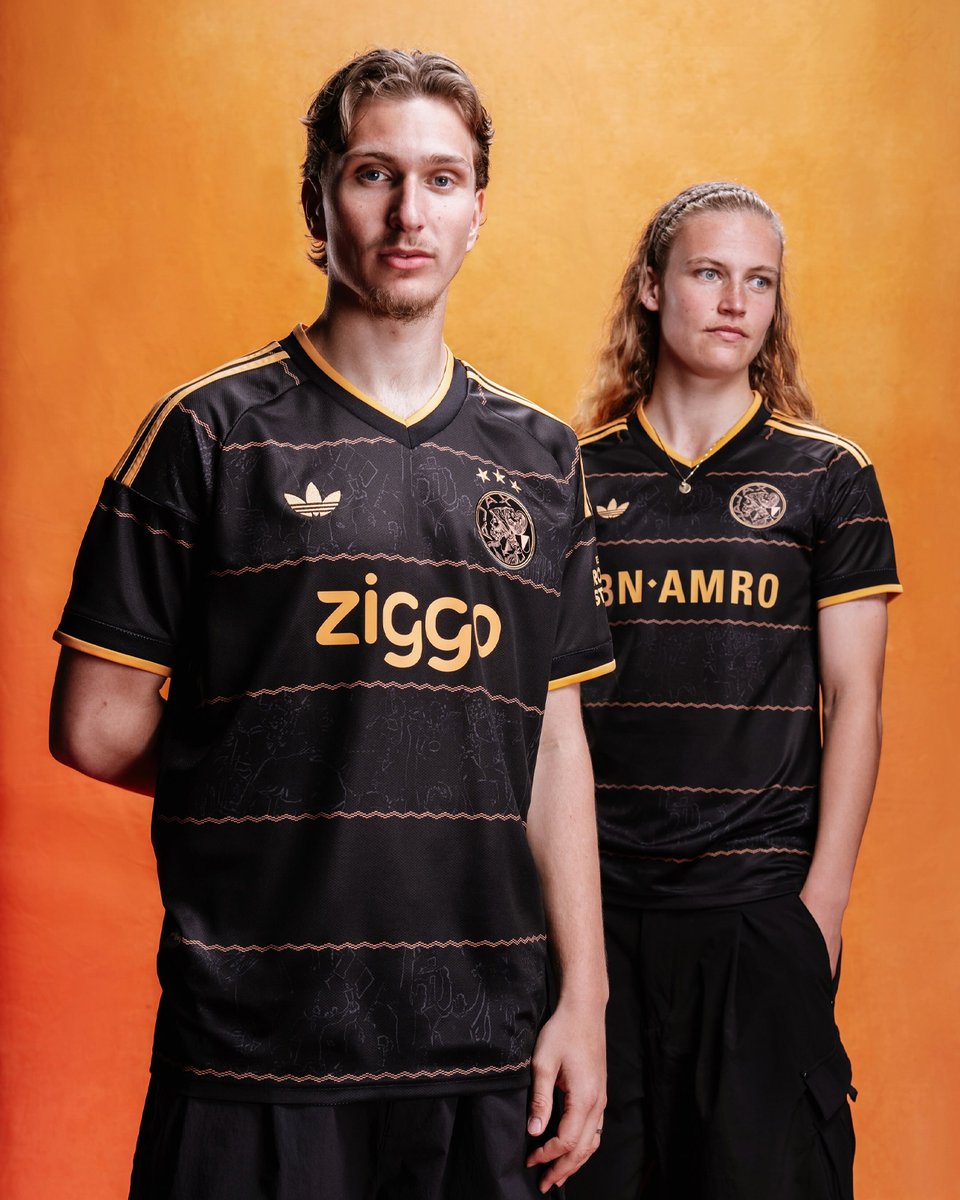 marcadegol's tweet photo. ⚫️🟠 @AFCAjax presentó su nueva camiseta de visita 26/27 x @adidasfootball, inspirada en la rica historia ganadora del club.

¿👍🏻 o 👎🏻? https://t.co/M4QocUNRK7