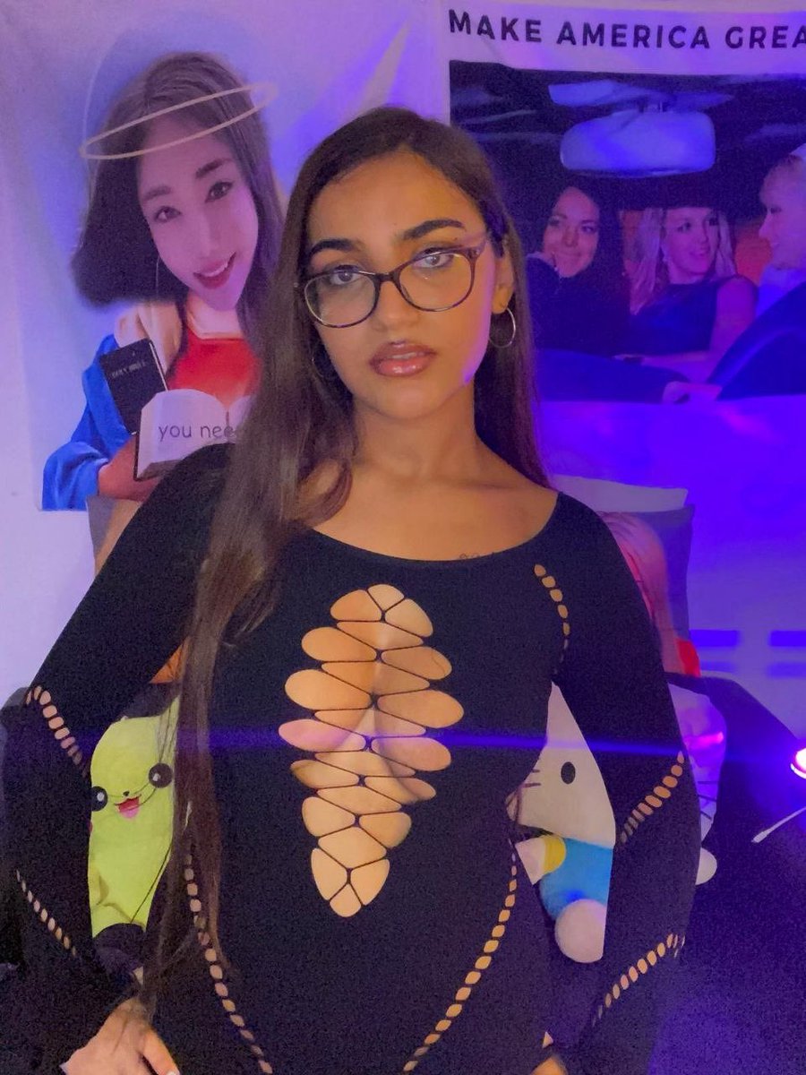 LaylaZharxX's tweet photo. 💜💕🌙

#transgender #trans #lgbtq #lgbt #tgirlgoddesses https://t.co/ESmCu3PA5E