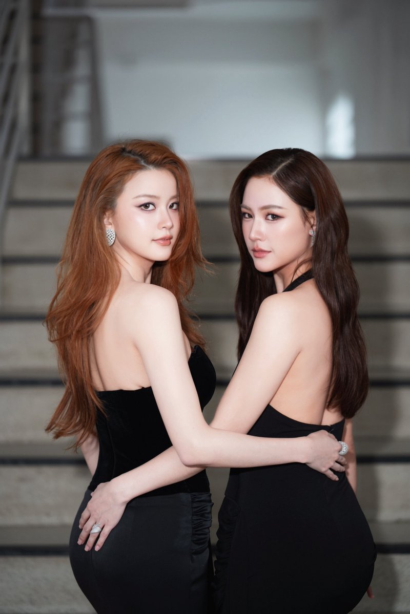 TanYuyu_CH3's tweet photo. พิแทนพาหยู่ยู้มาเปิดตัวค้าบโผม~ 

ติดตาม #Tanytannn #แทนดวงแก้ว
IG @tanytannn https://t.co/GMaCH64cdl
TikTok https://t.co/YK5ohZWnnX 
X @Tanytannnn 
ติดตาม #yuonc #หยู่ยู้อรณิชา
IG @yuonc https://t.co/es2ZikXSKL
TikTok https://t.co/TYwOfk3vH0 
X @yuyuornicha 
#TanYuyu #แทนหยู่ยู้ https://t.co/xguU5RKopF