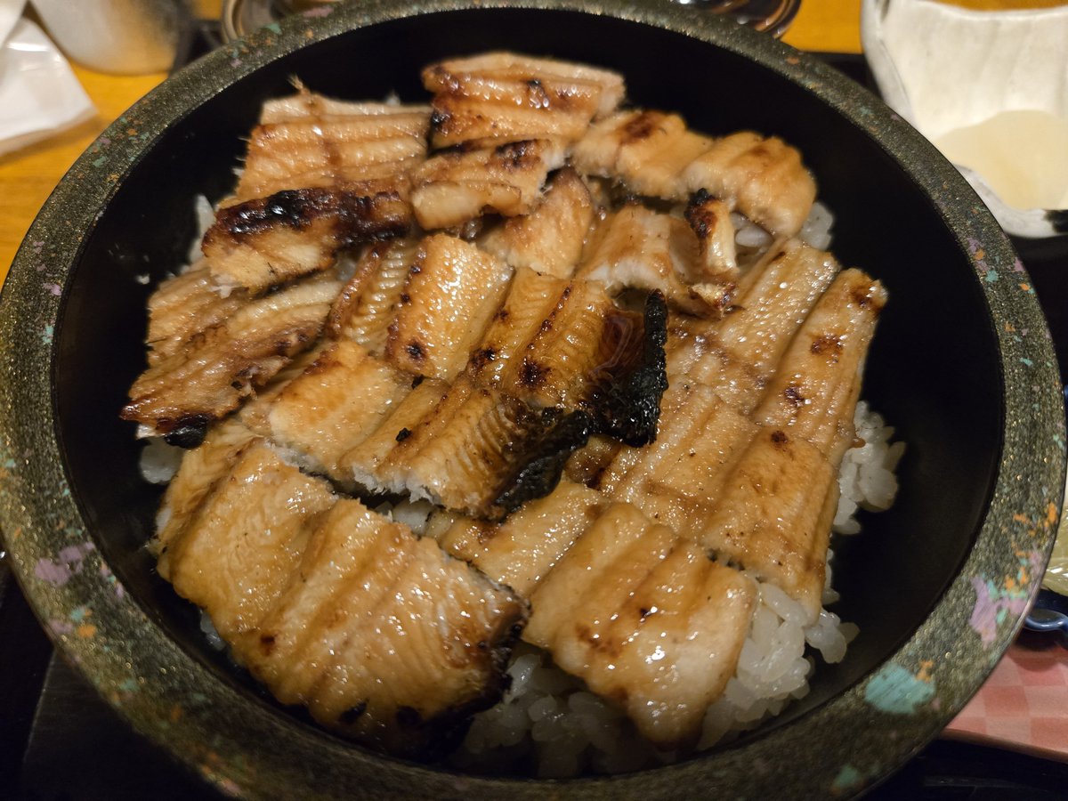 motoeiden's tweet photo. あなごめしだぁぁぁぁぁ
今回の広島の最大目標です！
穴子飯木村屋本店さん

普通は予約してないといけないっぽいとこにダメ元で聞いてみたら行けた！
めっちゃ旨かった！
ハンパないって！ https://t.co/QYGXrNi8Jb
