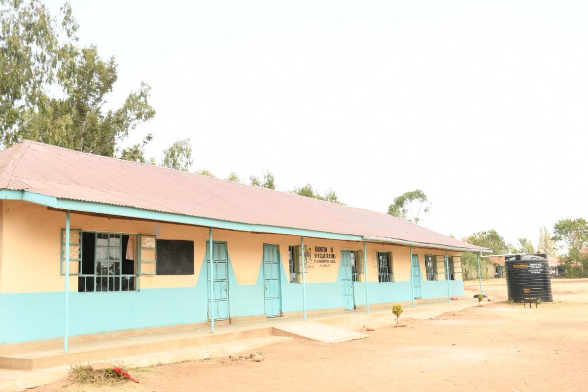 JP_Barns's tweet photo. Hon. Otiende Amollo inspected and commissioned of 8 Classrooms at Kawuondi Primary School, renovated under Rarieda NGCDF https://t.co/nMxYvGGs79