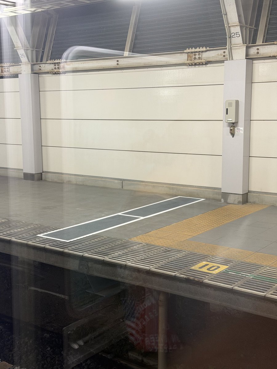 kokutetu136's tweet photo. 西大宮2番線の川越寄り閉鎖準備
1番線よりも黄色い線に近い位置
西大宮バルブ消滅
#川越線 #JR東日本 https://t.co/iRHke9Heux