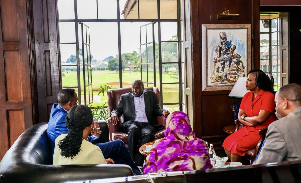 NyangePatience's tweet photo. 🗓️: 23.07.2026
📍: Nairobi, Kenya 🇰🇪 

The media plays a vital role in informing the public, promoting accountability, and advancing regional understanding. 

Recognizing this important contribution, IGAD’s Executive Secretary H.E.@DrWorkneh met with regional media leaders, including @DavidOmwoyo CEO @MediaCouncilK & President of the East Africa Press Councils; @Oduorerick, President of the Federation of East Africa Journalists; and Ms. @zubeidahkananu, President of the @KenyaEditors.

Their discussions focused on the media’s role in promoting regional integration, peace and security, journalists safety and wellbeing, and opportunities for collaboration ahead of the #IGADMediaAwards later this year.

#IGADAt40
