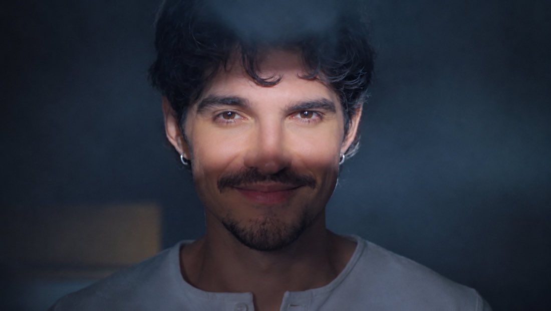 hrrystarkey's tweet photo. não tinha noção do tamanho da falta que eu tava sentindo dele até ele aparecer 😭😭😭 eu te amo tantooooooooooo https://t.co/JrEbutHMW2