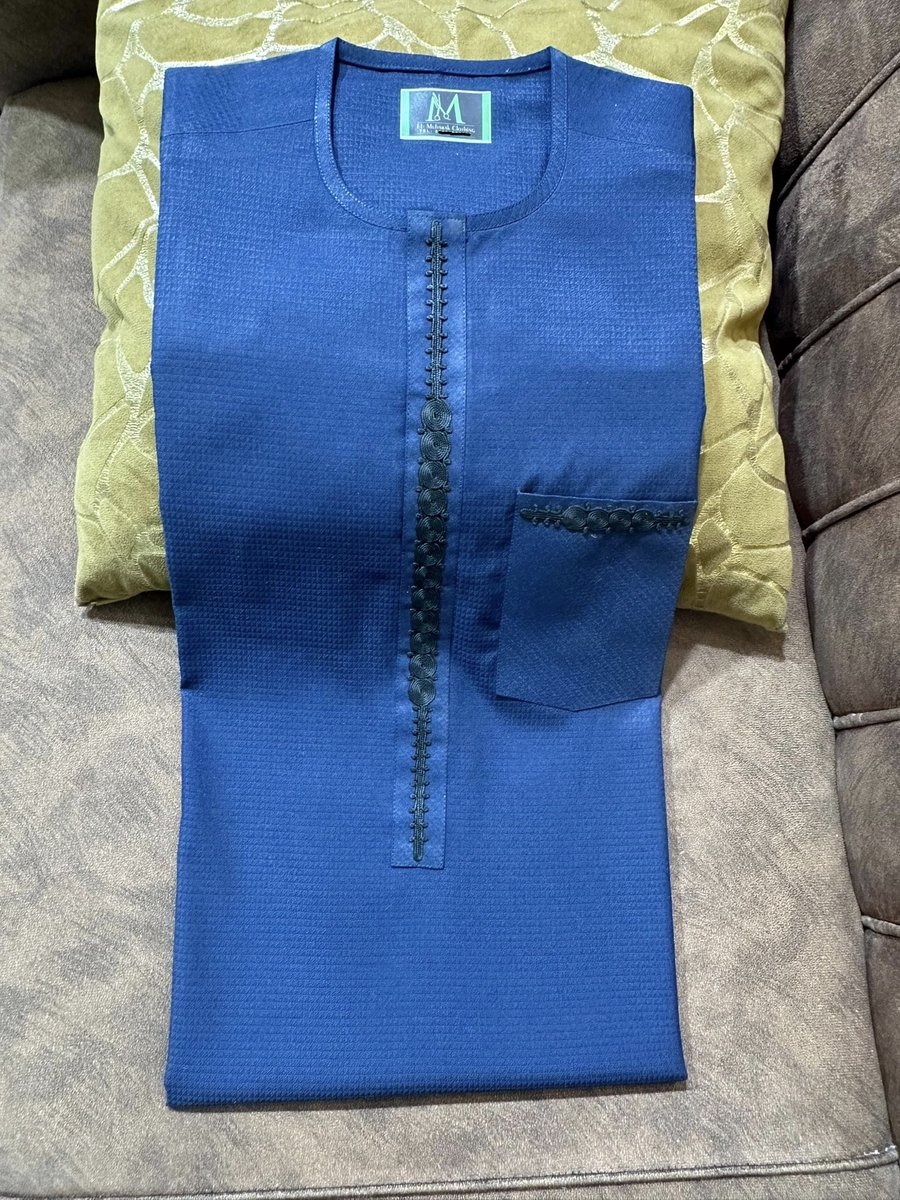 Abberx_'s tweet photo. Crafted Hand Readymade Kaftan (Thread-work)🧵 🪡 
Available ✨

Price: 40k Each 
Dm/☎️ : 07060727453 
📍 Zaria, Nigeria

Nationwide/ worldwide Delivery  🌎📦 ✈️ 

Please repost &amp; patronize https://t.co/XA7UY1MlQs