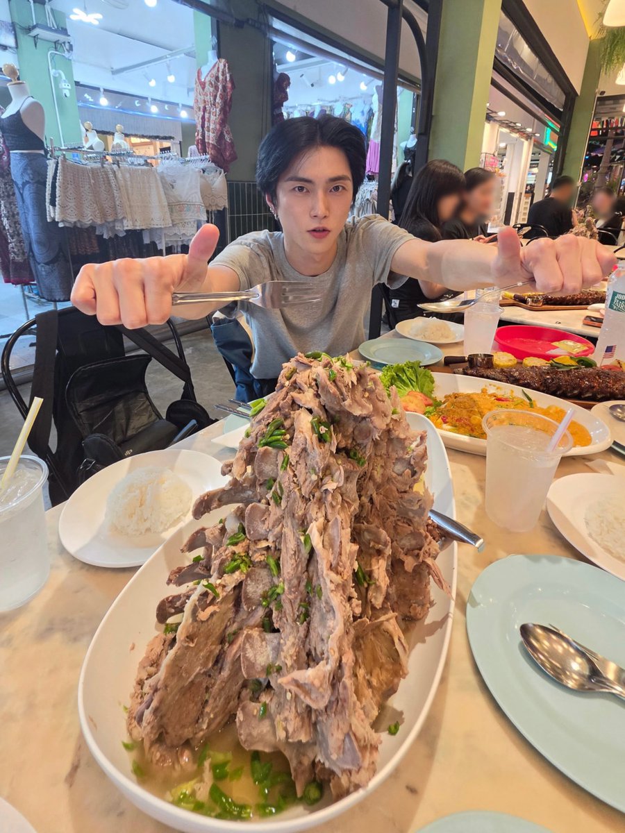 xngryo's tweet photo. 可愛すぎて丸ごと食べちゃいたい https://t.co/i4OeLsxQ0Z