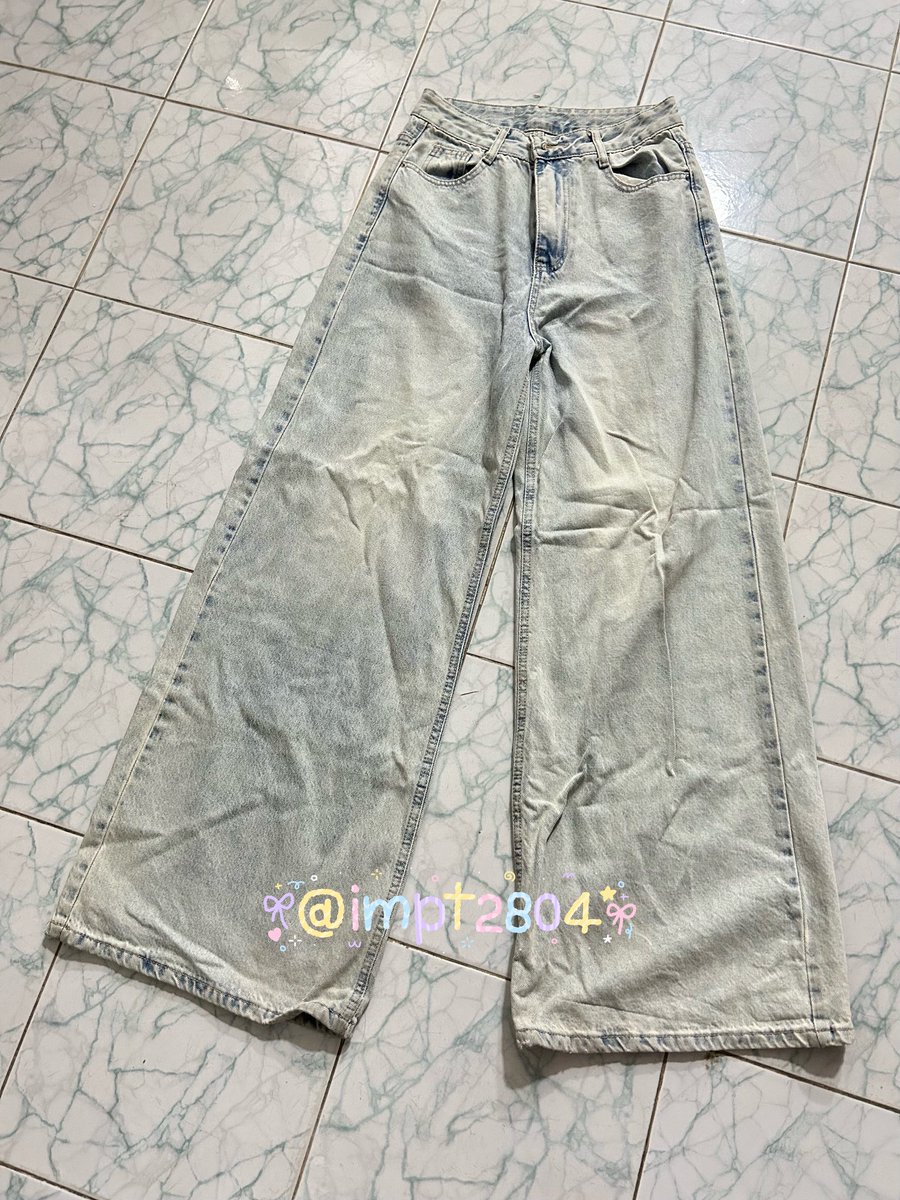 impt2804's tweet photo. พร้อมส่ง / ส่งต่อ
PROMTHONG พรมทอง
กางเกงยีนส์ขายาวกระบอกใหญ่
สีอ่อน M เอว 27-28 สะโพก 38
มีหลักฐานการสั่งซื้อ สียังไม่เฟด
ยับเฉยๆ รีดก่อนส่งคับ
มีรอยเปื้อนในเมนชั่น
💚 320 รวมส่ง
#ส่งต่อเสื้อผ้า #cintageshop #stylistshop #atipashop #duex #promthong #vgh #sistersfabric #beming https://t.co/m3AavtC6YT