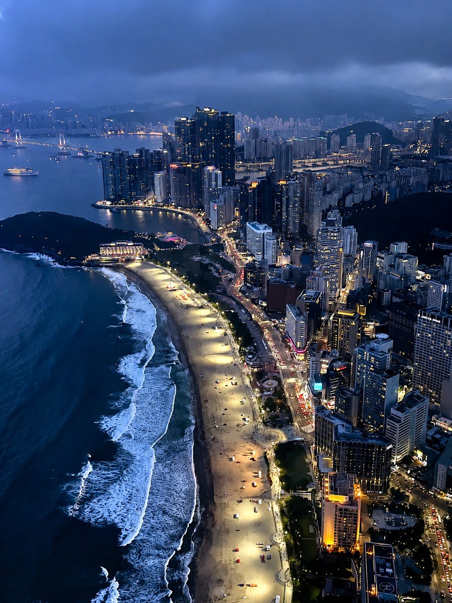 Civixplorer's tweet photo. Aerial view of Busan, South Korea 🇰🇷 https://t.co/UQBoPcNJw2