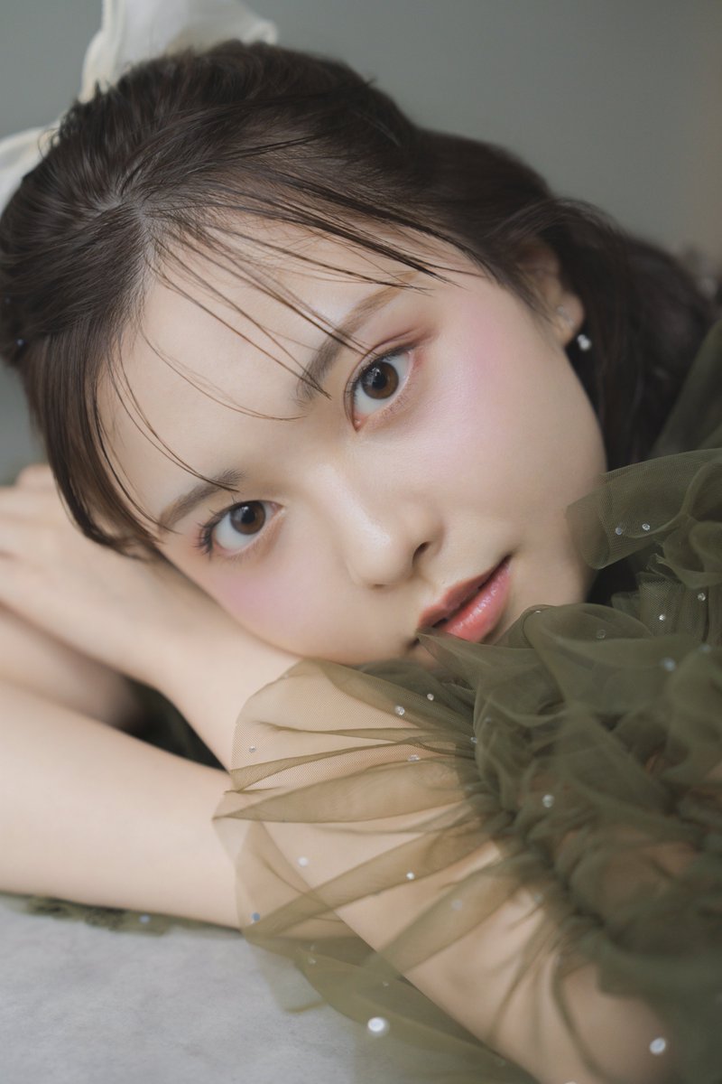 amane___u's tweet photo. 🌼作品撮り🌼

大人っぽい雰囲気で素敵に撮っていただきました📸

衣装やメイクに合わせて様々な表情に挑戦しながら撮影に臨んでいました🤍
いつもとは少し違う空気感や表情にぜひご注目✨️

上原の新たな魅力がたくさん詰まっていますので、お気に入りのショットを探してみてください👀

by MG https://t.co/aFKa48qvdU