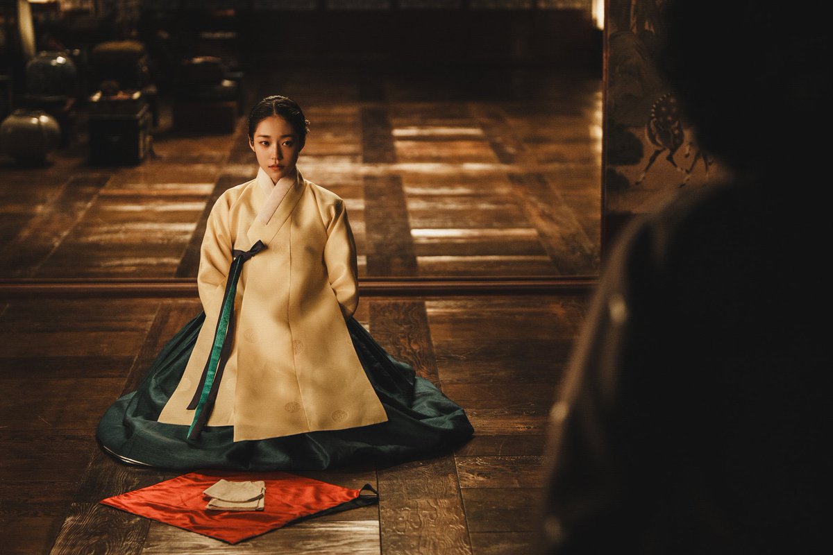 rohyounsoe's tweet photo. Grace in my posture. Resolve in my heart.
Some battles begin in silence, not with swords. https://t.co/HZg1VIMElt