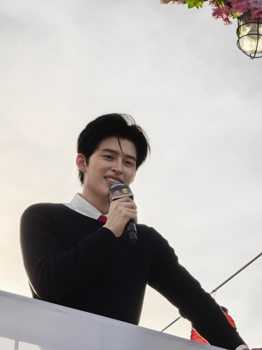 zalomon_zal's tweet photo. ♥️👋
#UMAIxPondNaravit https://t.co/qYL5476UiM