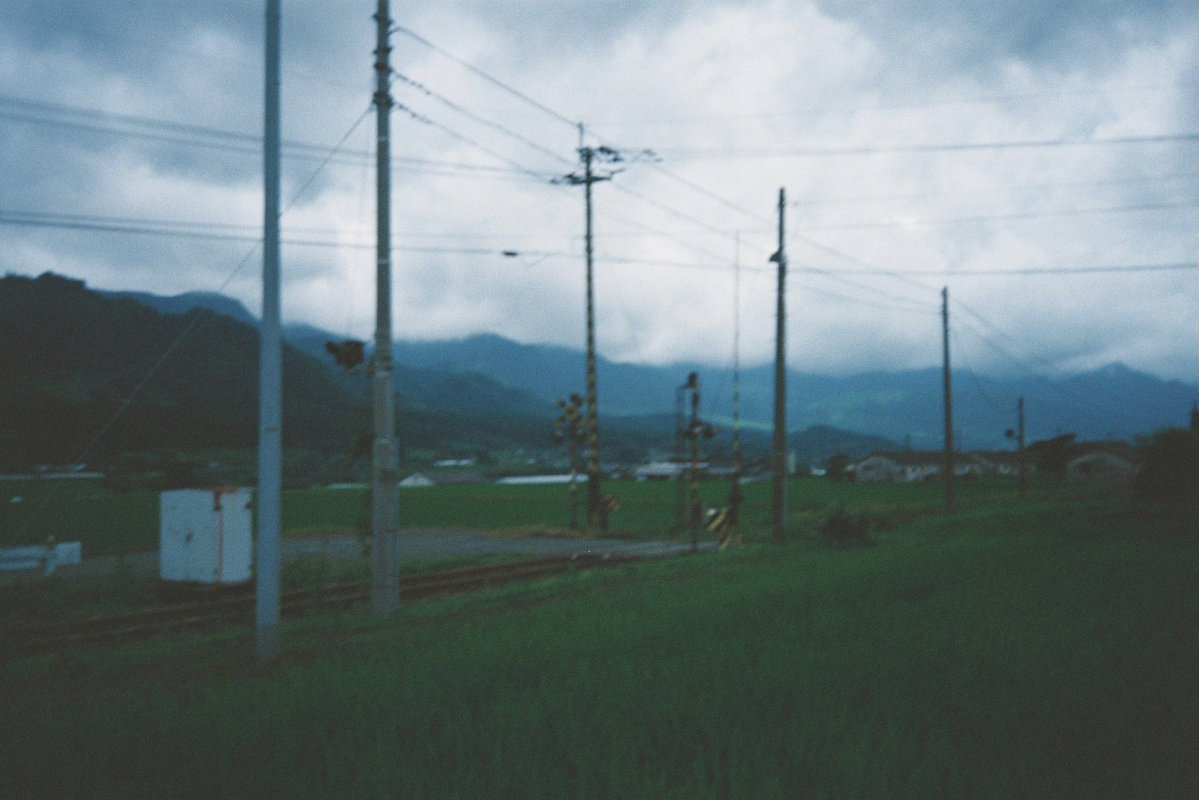 koyomi_film's tweet photo. 記憶も意識もどこか遠い世界に飛んでいってしまえばいいのにね https://t.co/r2A7bs2LGj
