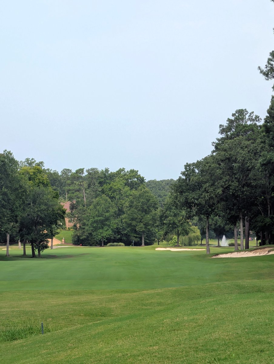 HoppyHacker72's tweet photo. #GolfCourse #32
Ford's Colony Country Club
Williamsburg, VA
Design: Dan Maples
Blackheath course
Par 71, 5041y - 6609y
64.1/112 - 71.7/139
$104 - $114
Memberships to 3 courses
#GolfScore
Analytics Score : 87.7
#GolfGrade
My Grade : B
#GolfRating
Core Golf Experience
* Greens - 9
* Fairways - 8.75
* Layout & Diversity - 9.5
* Bunkers - 7.5
* Tee Boxes - 8.75
* Rough - 9
* Fringe - 3
Overall Experience & Value
* Price & Value - 8
* Pace of Play - 10
* Overall Vibe - 9.25
Course Amenities & Infrastructure
* Practice Area - 9
* Carts - 9
* Cart Path - 8
* Clubhouse - 9.75
* Pro Shop - 9.5
* Turn Food - 9
Service
* Staff - 10
* Marshaling - 8
* Cart Service - 8.5
#GolfReview
Great staff, amazing views, 10 minute tee times. Aeration season so I only got on one course, luckily it was the one I wanted the most. Really great layout, one of the better ones I've played. Course was in pretty good shape, minus the fringe, that was bad even for muni standards. A staff member mentioned the course quality has been slowly going down since the new owners took over a few years ago, just milking the money and not investing into the course like they should.
Shoutout to @AmericanExpress, @MarriottBonvoy, and Patty at The Manor for getting the greens fee covered and just paying the cart fee.