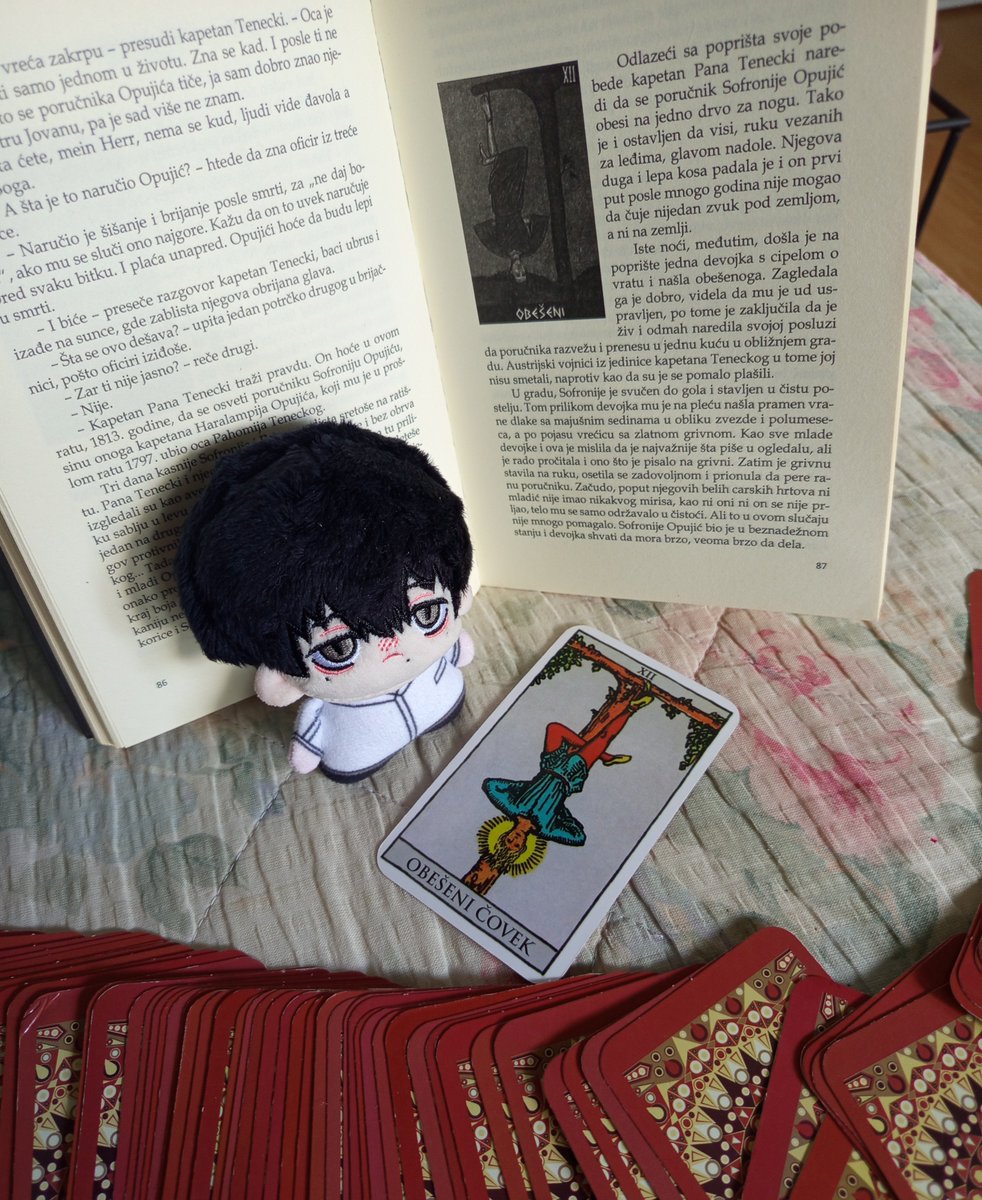 l1ght_p1nk's tweet photo. Everyone’s on their own side quest; Hikaru  is exploring  beaches and relaxing under the sun, and Yoshiki is learning how to read tarot while prepping architecture for the next exam
#thesummerhikarudied #minidoll https://t.co/ScfSMzm1ab