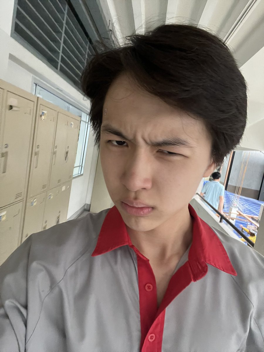 Teetirex's tweet photo. กลับบ้านนนนนนนกานนน หนูเพิ่งเลิกเรียน

#Projectalphanewclan A 18
#teetirex https://t.co/GwwHbI9AtJ