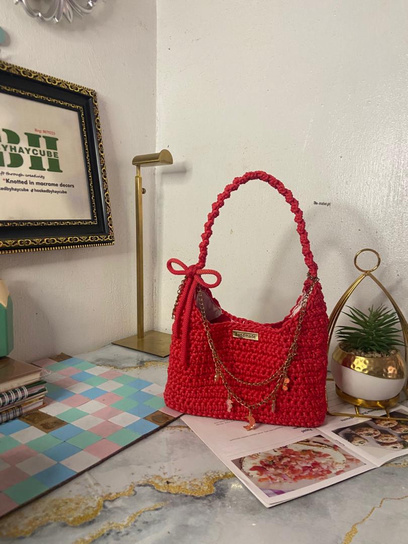 hookedbyhaycube's tweet photo. Whenever my art appears on your FYP, please do well to reshare it until it reaches someone who needs to see it and patronize my business🥹❤️
God bless all the hands that reshare it🤲
#crochet #vogue https://t.co/COytUj02ba