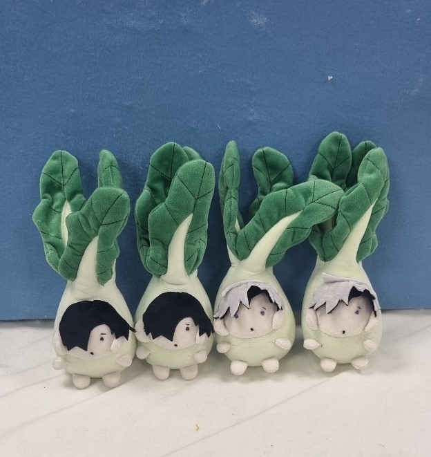 toytalez's tweet photo. 안녕���세요!
요즘 야��� 캐릭터가 되게 인기더라구요?

그래서 자랑하는 주문제작 인형!
청경채 + 캐릭터를 합쳤습니다. 귀여움 + 귀여움

보호자님께서 디자인 해주신 시연에
여러 논의와 샘플 제작을 거쳐 완성-
풍성해진 청경채 이파리와 오동통한 엉덩이, 달랑달랑 짧은 팔다리가 콱 깨물고 싶닥! https://t.co/Bc3jkx0c8K