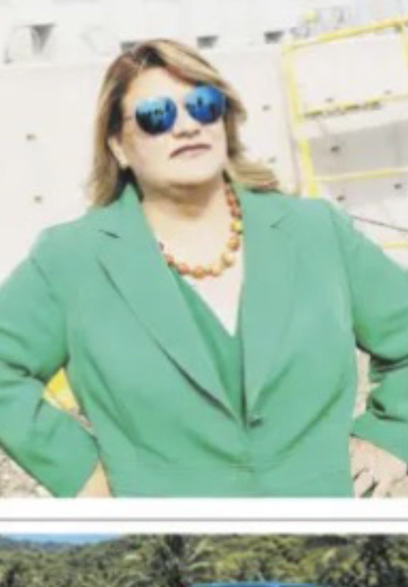 DAVILACOLON's tweet photo. Las fotos del body language que publican los periódicos hoy revelan la actitud. Cero humildad ni arrepentimiento. Desafío total al pueblo‼️Tremendo trabajo de los foto-periodístas 📸 https://t.co/uMCyabVIxj