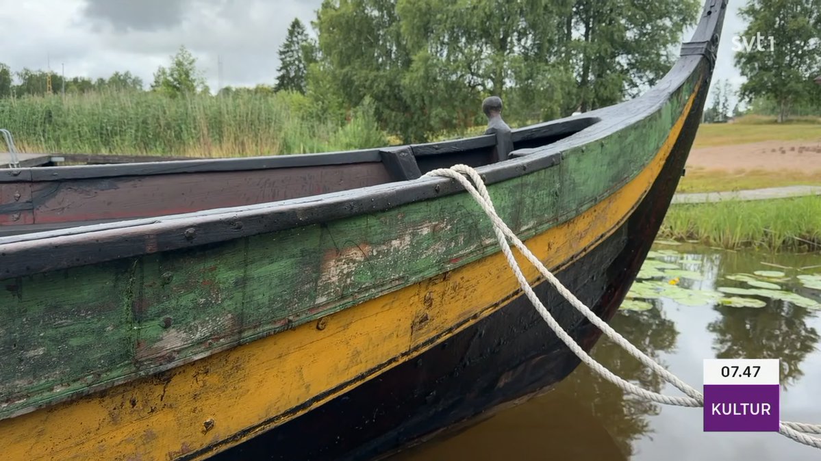 SeastedtInc's tweet photo. The Christopher Nolan movie The Odyssey used a Swedish Viking boat that were damaged during production, and the studio is refusing to pay for the damage.

You can clearly see they've been used extensively. You can clearly see damages on the sides and the tip of the stern on the boat has been broken off.

They are now refusing to compensate the non-profit association "Vikingaleden" for the damage.