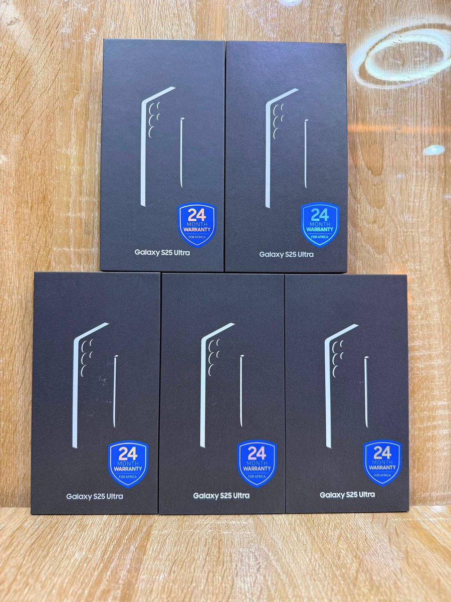 Babtunde100's tweet photo. Brand New Samsung Galaxy S26 &amp; S25 Ultra

Patronize us today. This is a trusted brand 💯✅

#NigeriaGoDeyOK #Ronaldo #spai https://t.co/bvyyy0tApC