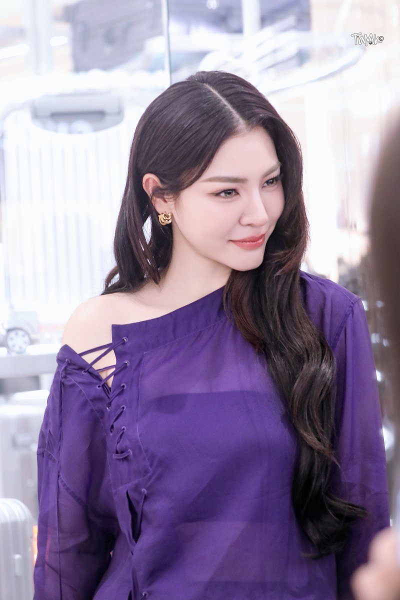 kasontam0k's tweet photo. suayyyyy

FAYE FERRAGAMO PARAGON
#FerragamoParagonxFaye
#FerragamoHugbag
#FerragamoFW26
#FayePeraya https://t.co/j4TdsLQn4e