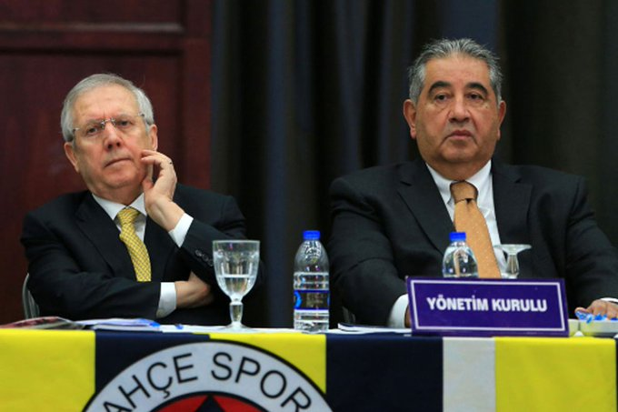 fenerdailycomtr's tweet photo. Mahmut Uslu, Fenerbahçe’nin Genel Sekreteri ve Yönetim Kurulu Üyesi. Futbol A.Ş’den istifası, oraya mevcut yönetimden yeni isimleri atamak için yer açma amaçlı. 

Yönetim Kurulu’ndan istifası söz konusu değil, karıştırılmasın.

(Samet Çayır) https://t.co/B7MDqUDvd2