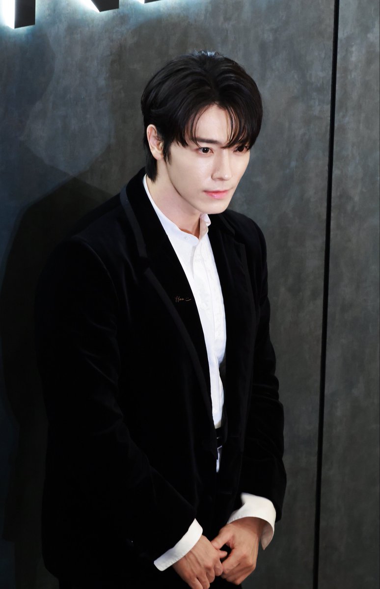 yyan_ELF's tweet photo. 20260623 DongHae x FENDI

👦🏻🐯 @donghae861015 

#SuperJunior #슈퍼주니어
#Donghae #李東海 #동해 #이동해 #ドンへ https://t.co/aFDqaJpcCq