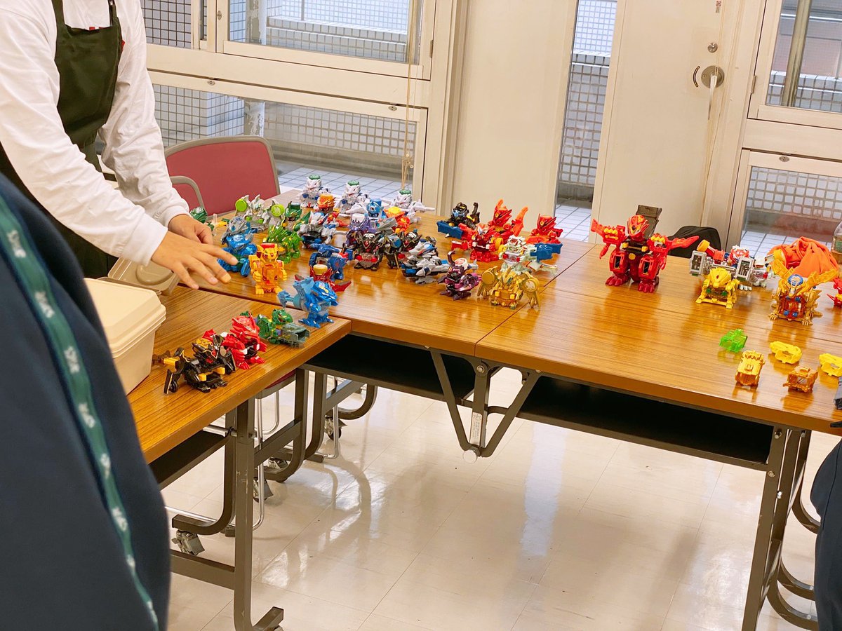 LARP_Laymun's tweet photo. 8月8日埼玉県川越でホビーアニメの世界を体感しよう！！
【#ボトルマンLARP】

ボトルマンの世界をメインにした物語を自分たちの選択で進んでいく
ライブアクションロールプレイ「LARP」

ストーリーの中で既存のボトルバトルも遊べる！

新感覚のバトルシステムも遊べる！！

超エキサイティング！→ https://t.co/xq1IdfPfOY