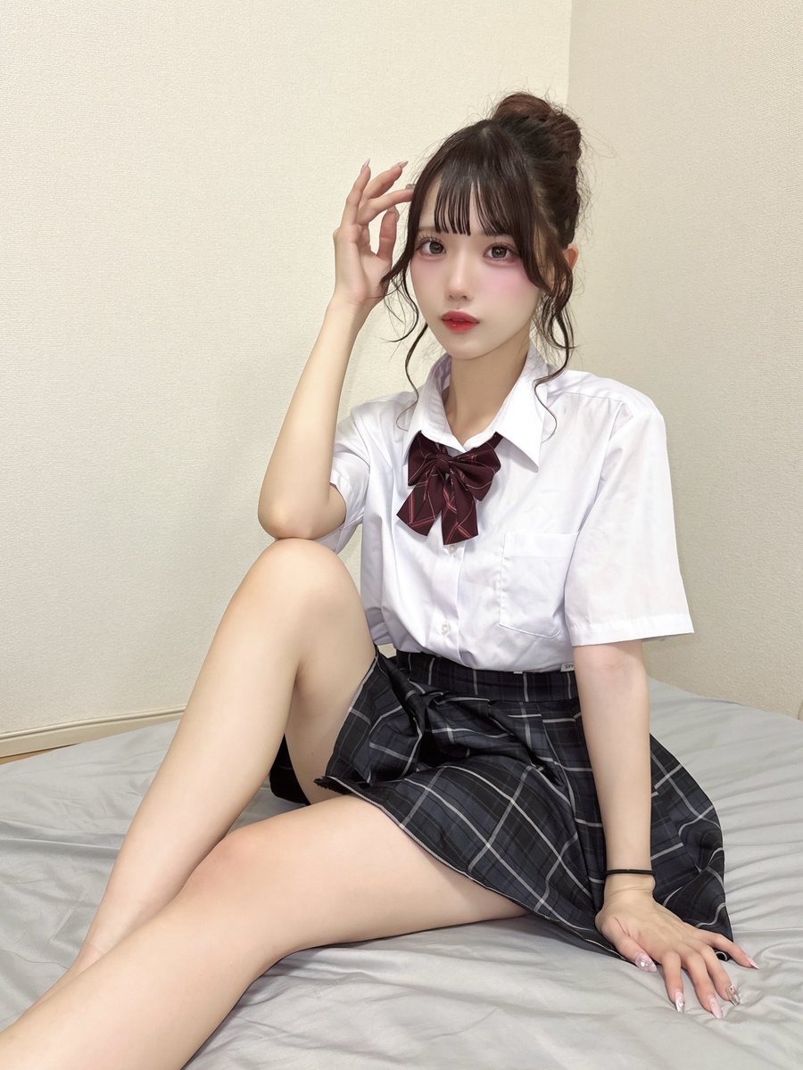 maya_SKKH's tweet photo. 制服×太もも 好きな人いいねして...？♡ https://t.co/JqpFAzXAIg