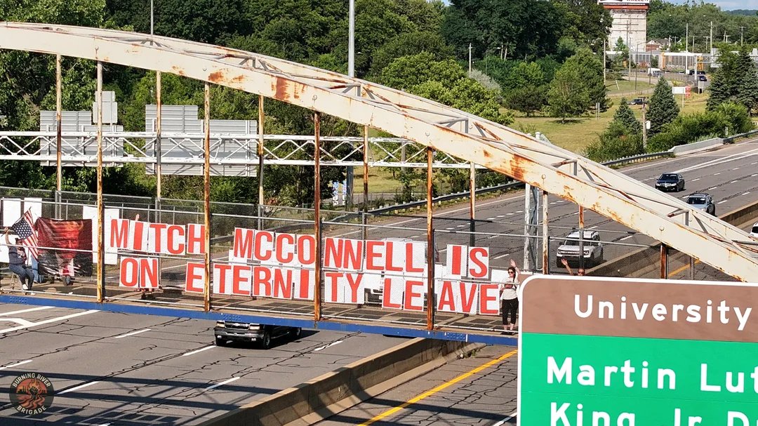 essenviews's tweet photo. MITCH MCCONNELL IS ON ETERNITY LEAVE... 
Cleveland, Ohio https://t.co/FicVXVzaWG