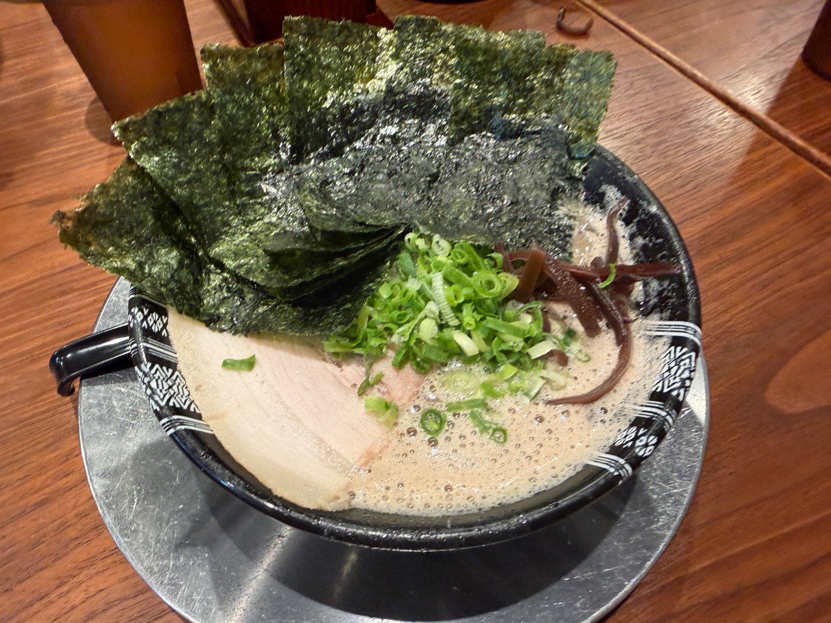 lcc_luu's tweet photo. 先日、ラーメン博物館に行ってきました🍜✨

チャットレディは【非対面】のお仕事だから、豚骨×ニンニクでも気にせず食べられる🐷🧄

「明日人と会うから我慢…」が少ないのは、実は結構うれしいポイントだったりします☺️

#チャットレディ #チャトレ #リモ活 https://t.co/Hxv12Ux4M2