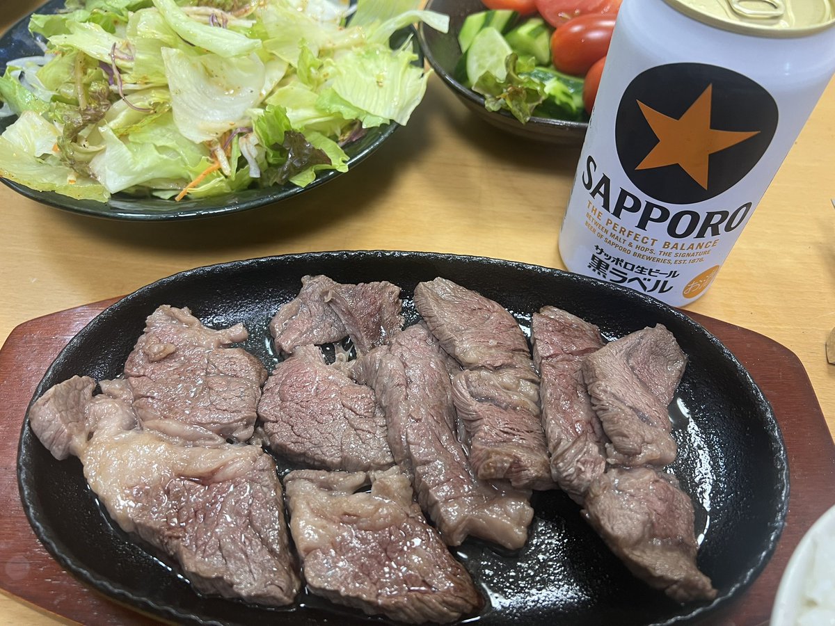 KTgiil3's tweet photo. 明日も蒸し暑そうなので肉とビールで暑さ対策！かなり幸せ😋
#晩酌
#肉 https://t.co/pm0FArbFPh