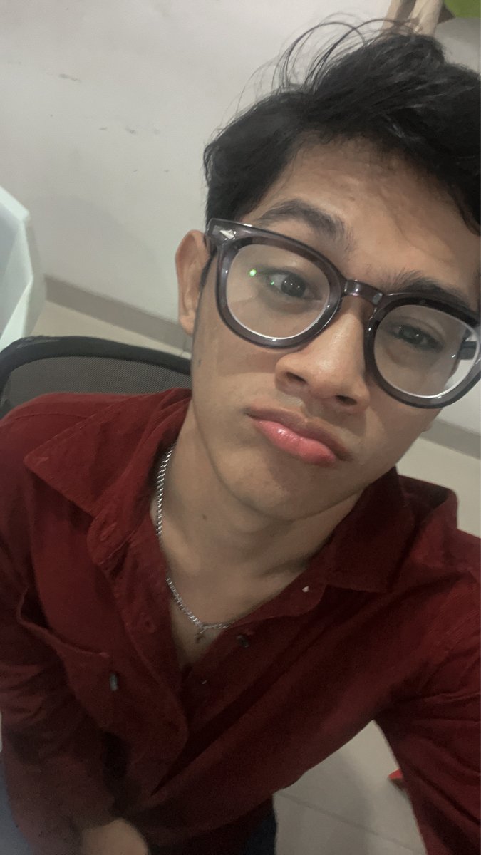 redman_05's tweet photo. Cocokan mana menurut kalian ? https://t.co/uPwBu8PFNq