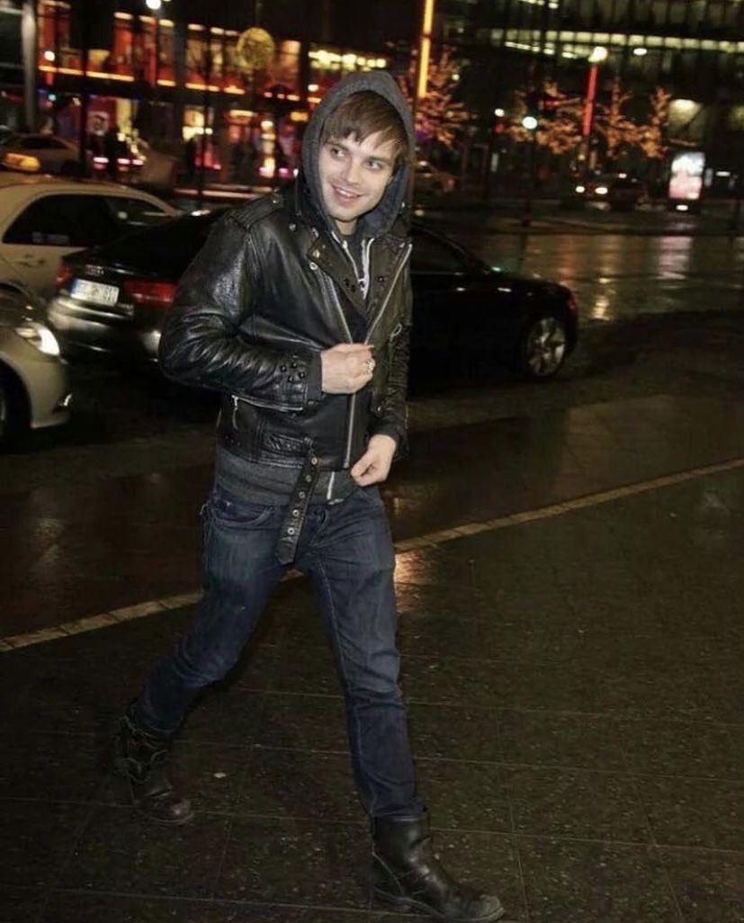 delicate__14's tweet photo. Looking like he ran a myspace page like the damn navy https://t.co/r1lbcsLokx