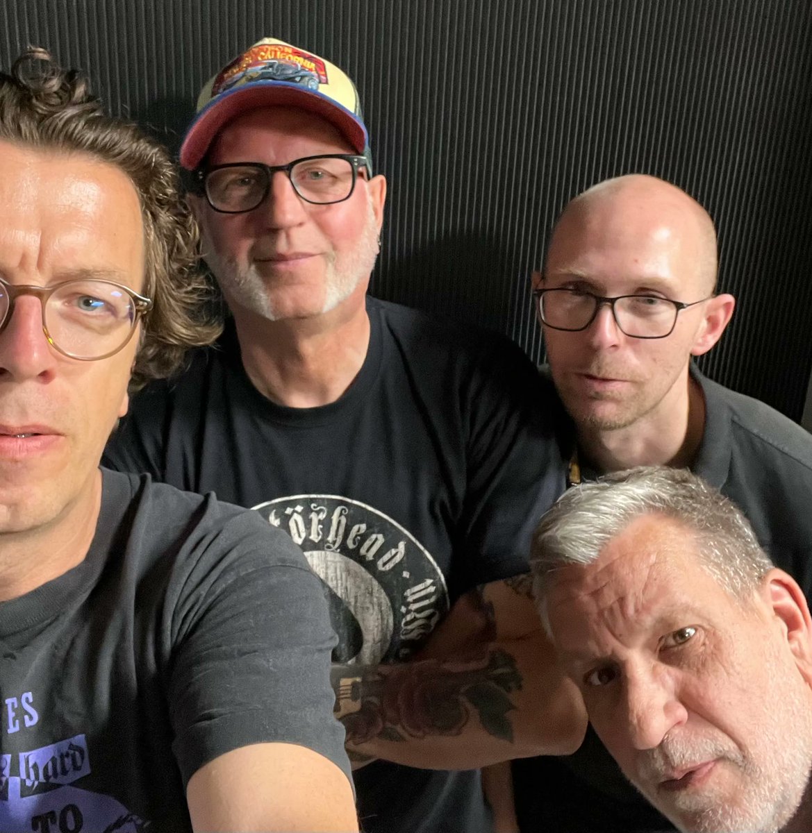 roulettefm's tweet photo. Lokaal Kabaal is er ook in de zomer! ☀️ Met om 19.00 uur nooit uitgebracht muziek van El Rodeo, de Utrechtse hang- en stonerrockband die maar kort heeft bestaan. Je hoort hun muziek en bijbehorende interviews via 106.6FM, DAB+ en https://t.co/oy76vr20P4. #Utrecht #DeBilt #Zeist https://t.co/2X95na2DEk