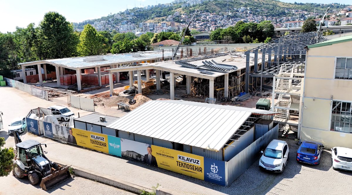 tahirbuyukakin's tweet photo. Kocaeli’mizin bilim ve teknoloji vizyonunun simgesi olan Teknoşehir, Milli Teknoloji Hamlesi yolculuğumuzun en güçlü merkezlerinden biri olarak hızla yükseliyor.

SEKA Kültür Alanı’nı; teknoloji atölyeleri, dijital üretim laboratuvarları ve girişimcilik merkezleriyle geleceğin üretim ve inovasyon üssüne dönüştürüyoruz. Projemizde %50 seviyesini geride bıraktık.

Hayal kuran, araştıran ve “Ben de yapabilirim.” diyen gençlerimiz için çalışmaya; onlara daha güçlü imkânlar ve daha sağlam bir gelecek hazırlamaya devam edeceğiz.