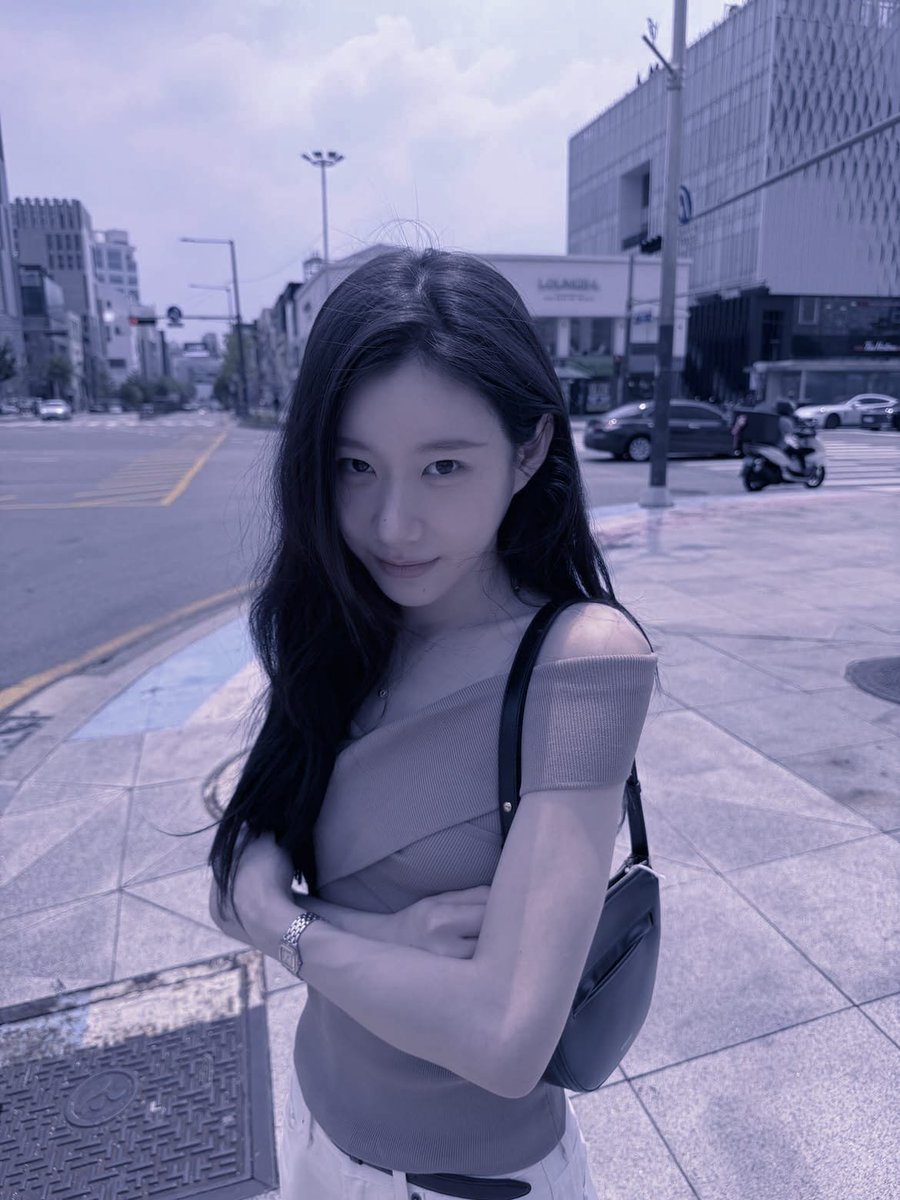 eiphemoria's tweet photo. ㅤ

Orang cantik ini ide jalan dari GI ke MRT bundaran HI, ga jauh sih memang, cuman lupa kalau lagi pakai sendal yang bikin lecet. 😩😩😩😩

ㅤ https://t.co/mOWA7bghj3