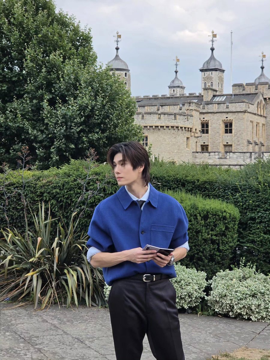 twixtpp's tweet photo. ภูวิน อิน เลินเดิ้น คือที่สุดๆ ลุคผู้ดีมากกกกกกกก

#phuwintang https://t.co/GL6cGlTF2k
