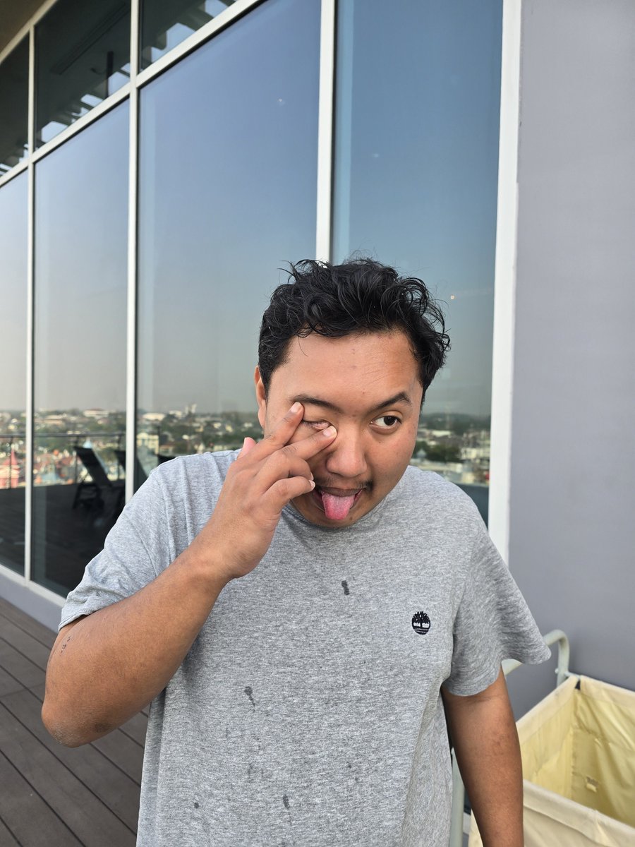 RajaDan05's tweet photo. Aku motoin ayang vs Ayang motoin aku
@agustasoprano ✌️ https://t.co/RfNizbdrgH