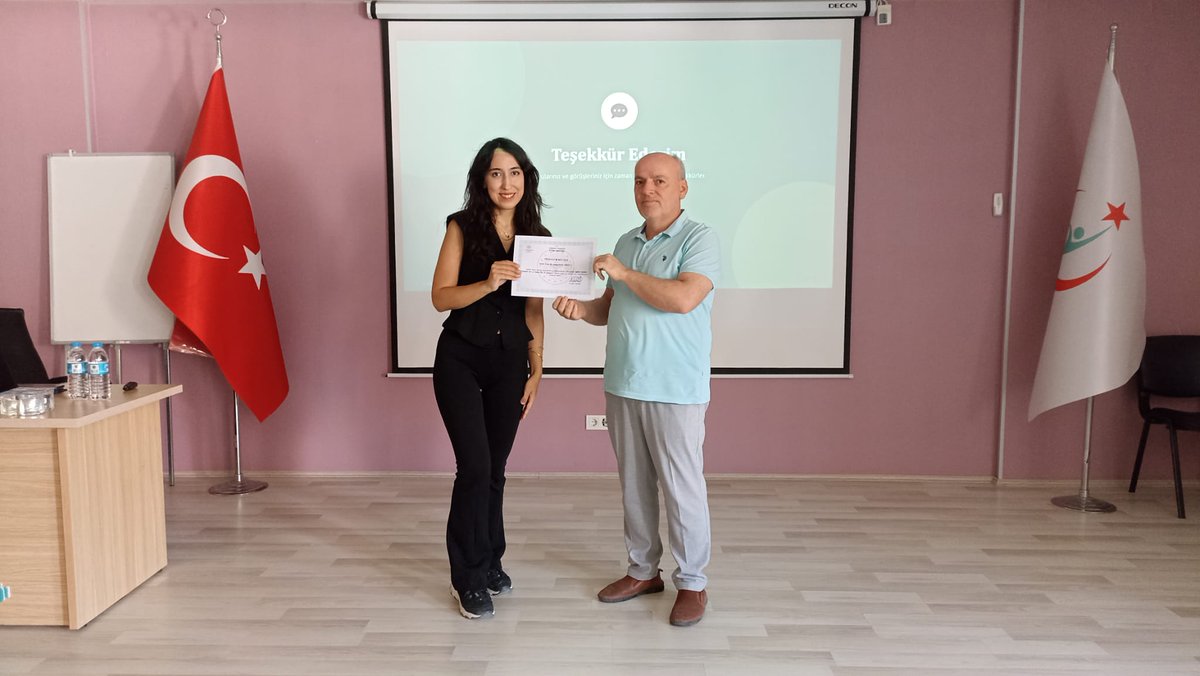 amasya_sm's tweet photo. Amasya Sabuncuoğlu Şerefeddin Eğitim ve Araştırma Hastanesinde görevli Dermatoloji Uzm. Dr.Simge SÜEL EROĞLU tarafından Müdürlüğümüz eğitim salonunda "Cilt Sağlığı, Sağlıklı Yaşlanma, Mümkün mü"? ve Cildiniz Size Ne Anlatıyor" konulu eğitimi verilmiştir. https://t.co/7Jr2HEq3Z9