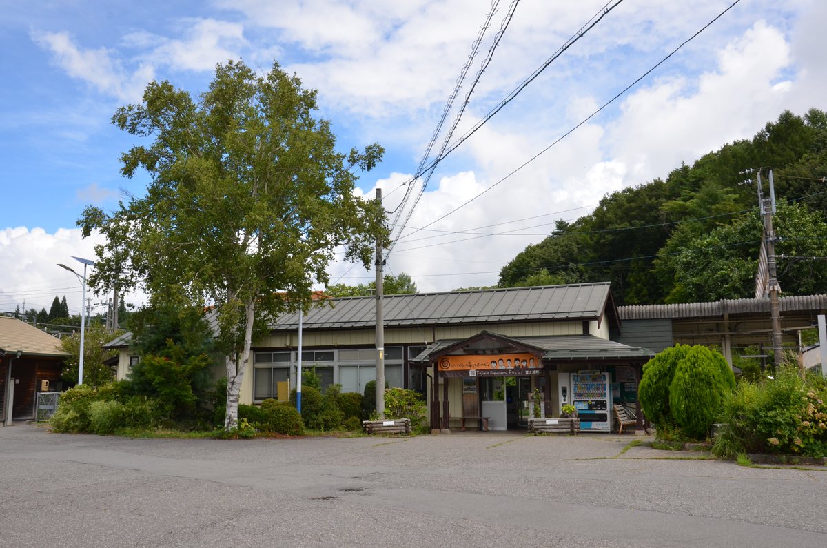 kunitachirokuzo's tweet photo. #特急が止まらない駅の写真を貼ろう
信濃境駅。 https://t.co/K7WSonR9mn