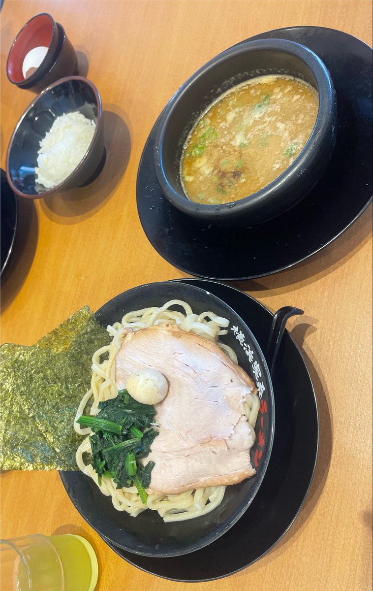 k07k25kcc's tweet photo. 初めて食べた😋
行ってみたかったラーメン屋🍜🍥

 #西尾 米津 https://t.co/wFHKUN4Pkv