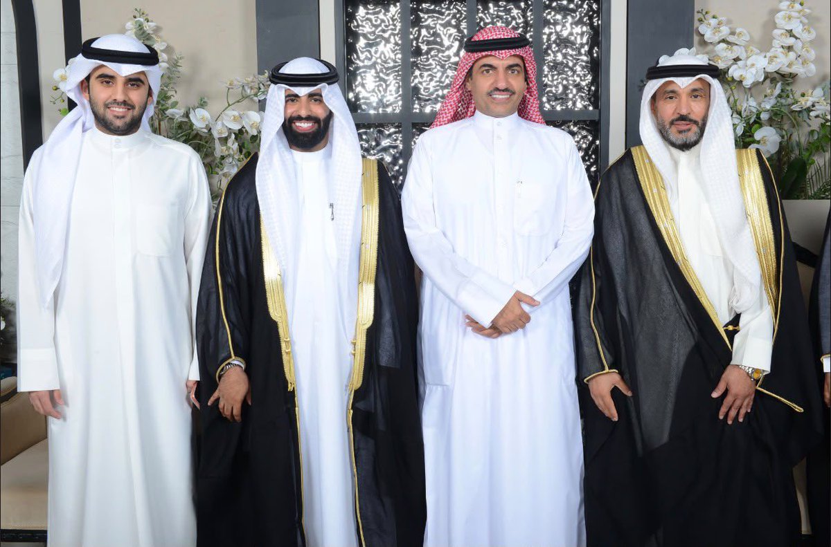 oJIg6JI's tweet photo. من زواج اخي وابن اخي وتلميذي
يزيد محمد ملوح الأصيمع العنزي

الصورة:
محمد ملوح الاصيمع
نافع سعود الطواله
المعرس يزيد الاصيمع
تركي غالب العصيمي https://t.co/n3oyWTbCkv