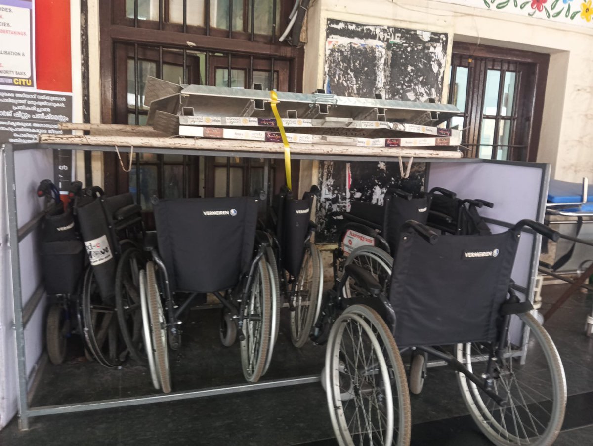 NellaiSarathi's tweet photo. @RailMinIndia @RAIL @RailwaySeva only TVC displayed wheelchair and ramps outside station master room. No other station. If we go and ask also no proper reply from them. Either they tell it's heavy can't lift or we don't have man power. Whenever I travel to TVC we used to get ramp https://t.co/kuFNv7n4eD