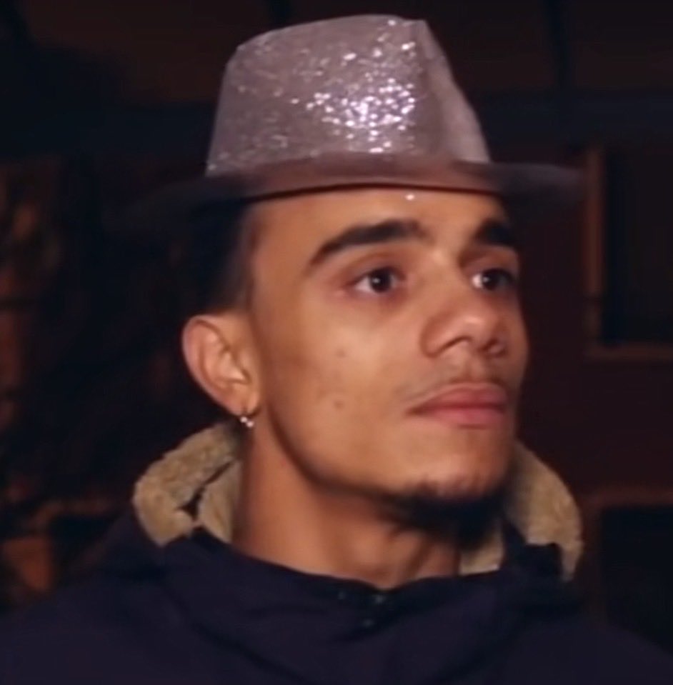 Coemsking's tweet photo. @Heiko_vll Mon mec m’a dit que mon chapeau était swag https://t.co/3fBXxTVUNV