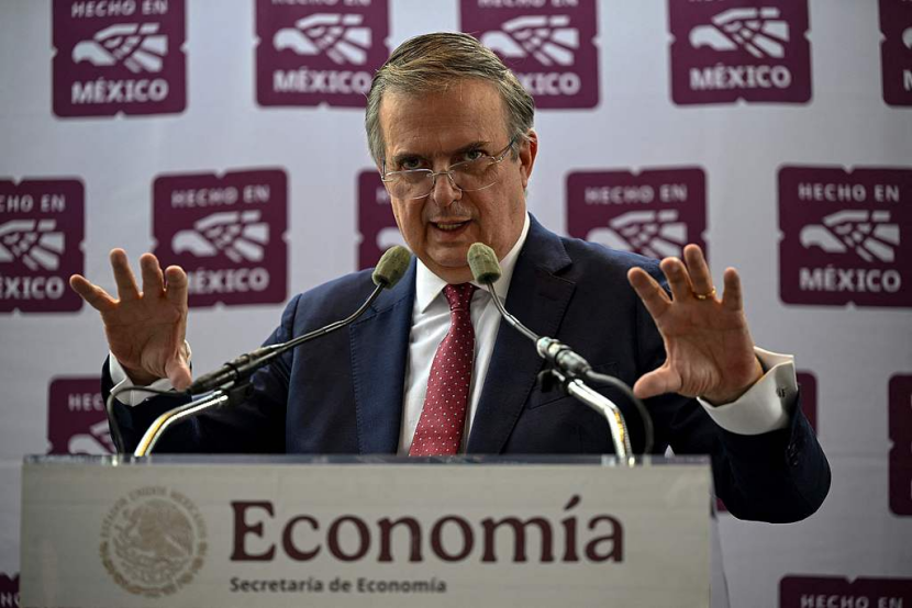 thisisGBA's tweet photo. As Mexico and the U.S. begin talks to revise the USMCA, former Mexican ambassador to the WTO Roberto Zapata says the country's challenge is to strengthen North American integration without losing its global outlook.

With autos, steel, agriculture and tariffs at the center of negotiations, Mexico faces the delicate task of balancing deeper regional cooperation while staying connected to global supply chains.

📖 Read more about the future of North American trade and what's at stake for Mexico.
@robertozapatab 
@ANSLEY_Mx

Dive in: https://t.co/9g8QyY7tJ2

#Mexico #US #Canada #USMCA #NorthAmerica #Trade #GlobalEconomy #SupplyChains #USMexico #InternationalTrade