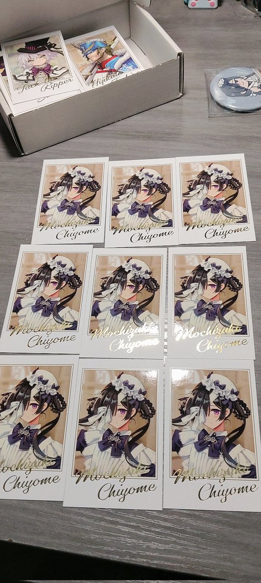 msksml8964's tweet photo. @fgoproject 煞笔fgo我操你全家，我买了180张明信片你给我出九章千代女？你懂不懂本厨的实力啊，你就故意折磨苦命人，fgo我操你全家 https://t.co/69erBL5FS1